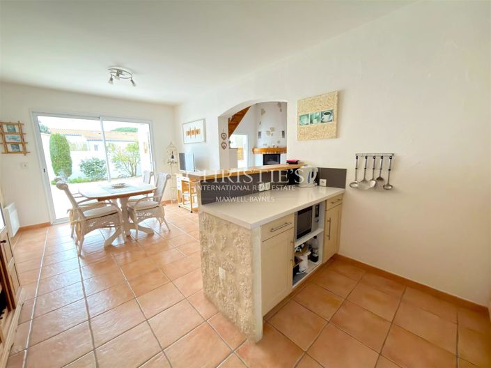 Image No.17-3 Bed House for sale