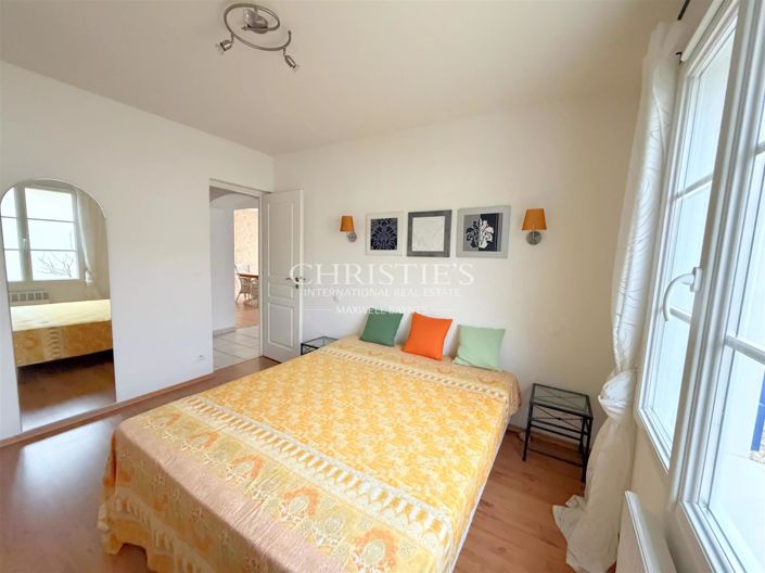 Image No.9-3 Bed House for sale