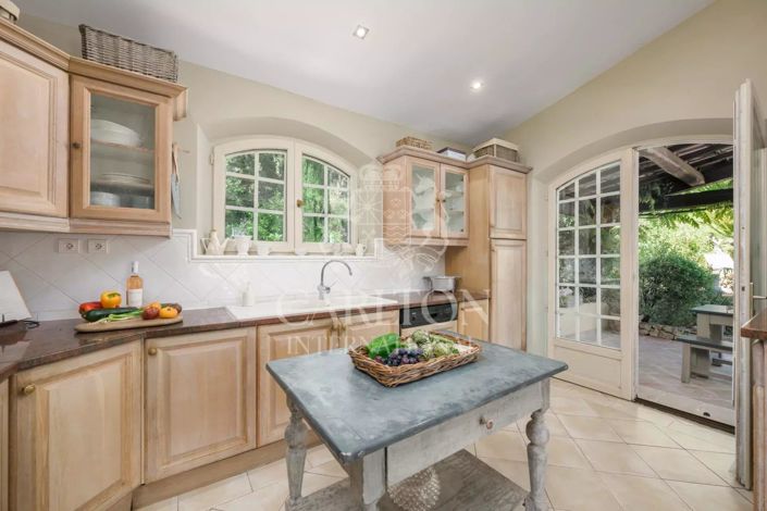 Image No.10-4 Bed House for sale