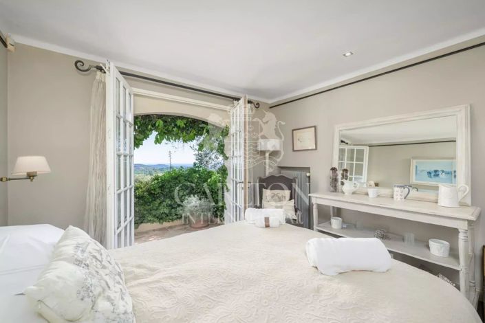 Image No.14-4 Bed House for sale