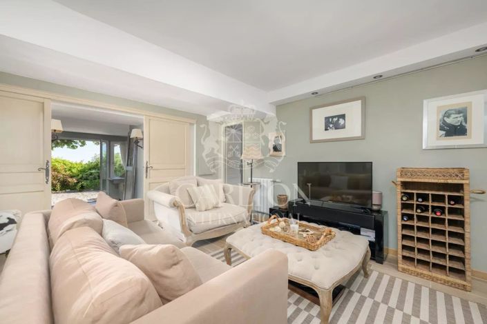 Image No.18-4 Bed House for sale