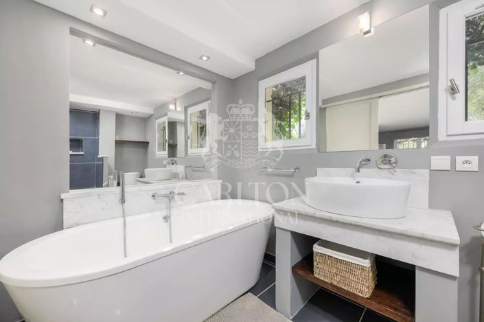 Image No.20-4 Bed House for sale