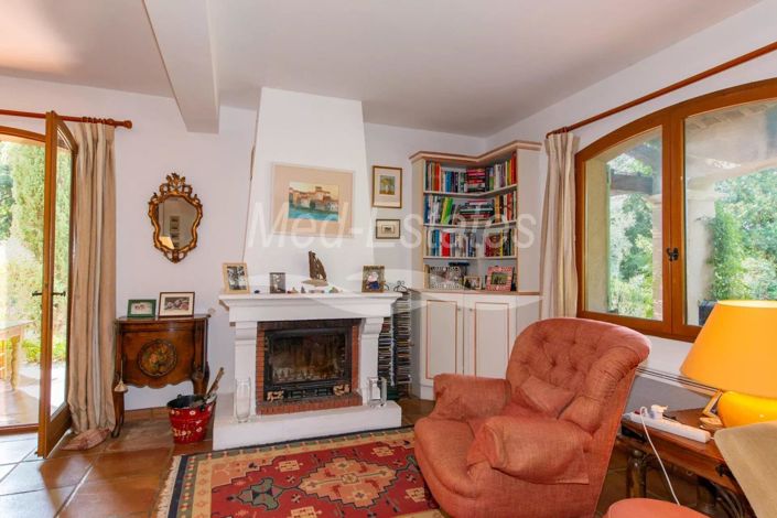 Image No.9-4 Bed House for sale