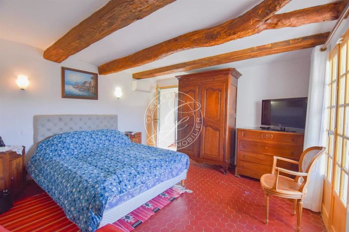 Image No.19-4 Bed House for sale