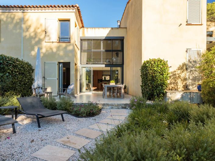 Image No.10-2 Bed House for sale