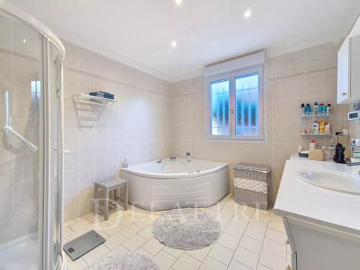 Image No.4-3 Bed House for sale