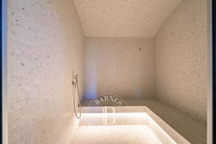 Image No.11-5 Bed House for sale