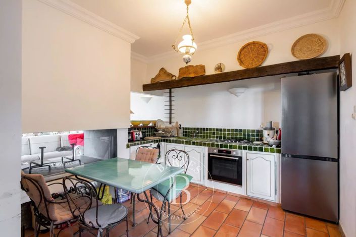 Image No.5-5 Bed House for sale