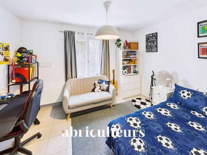 Image No.10-8 Bed House for sale