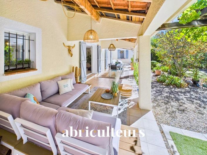 Image No.2-8 Bed House for sale