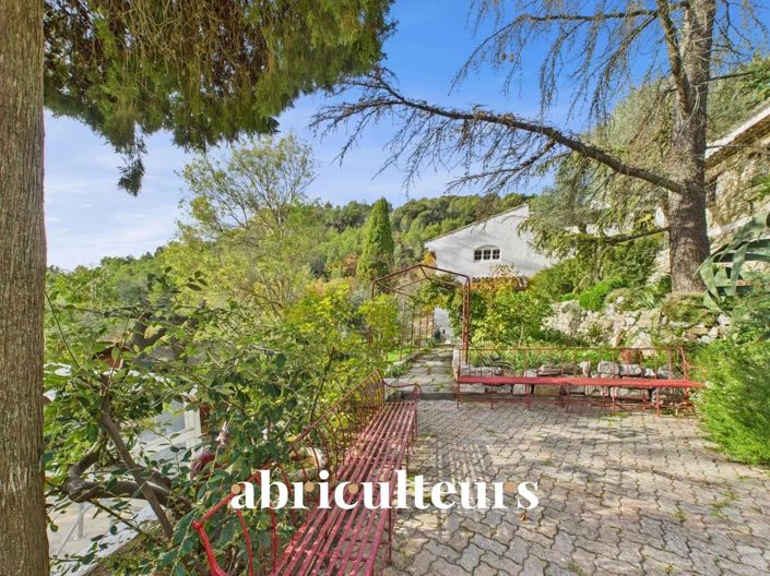 Image No.14-6 Bed House for sale