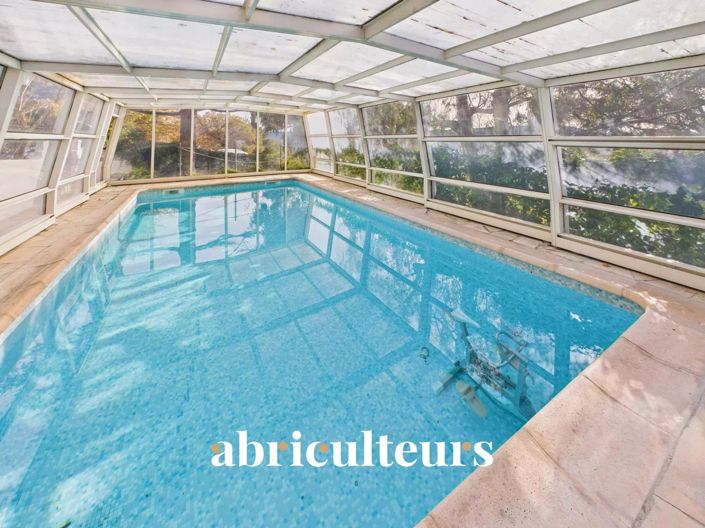 Image No.16-6 Bed House for sale