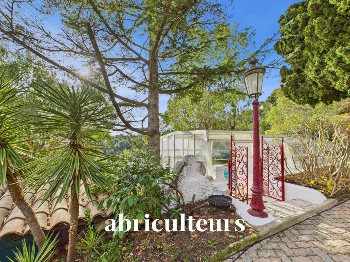 Image No.17-6 Bed House for sale