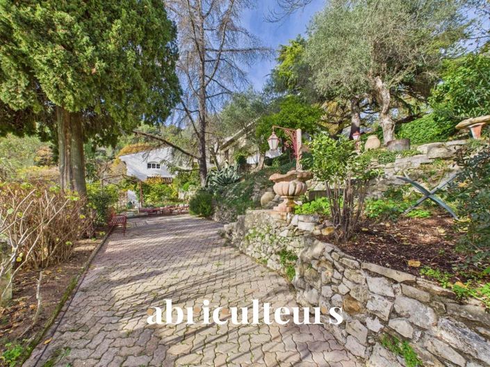 Image No.19-6 Bed House for sale