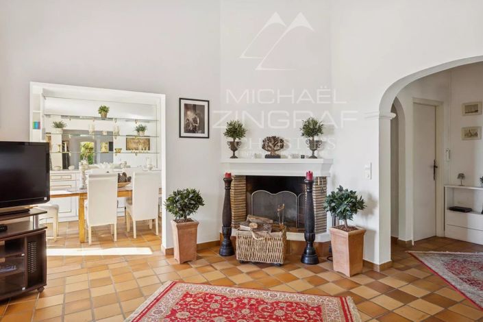 Image No.11-3 Bed House for sale