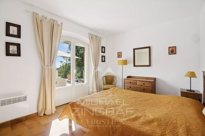 Image No.14-3 Bed House for sale