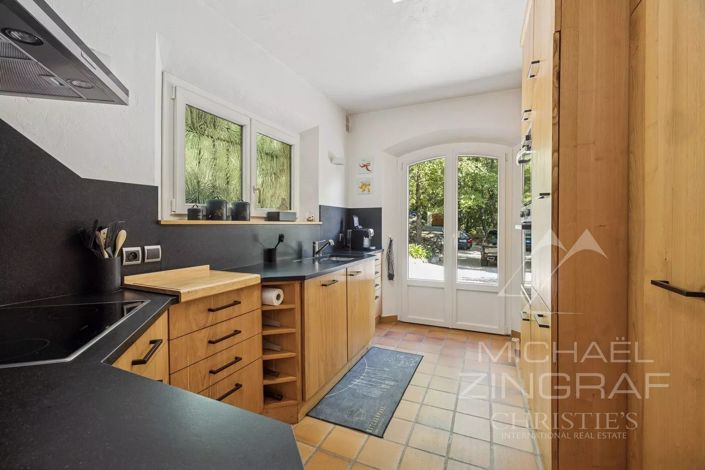 Image No.14-3 Bed House for sale
