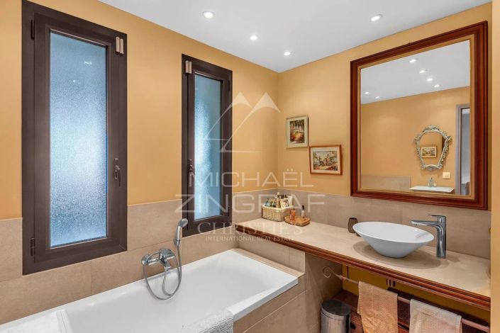 Image No.11-8 Bed House for sale