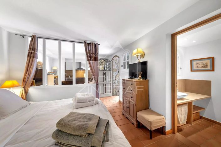 Image No.12-8 Bed House for sale