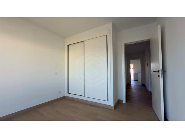 Image No.23-1 Bed Apartment for sale