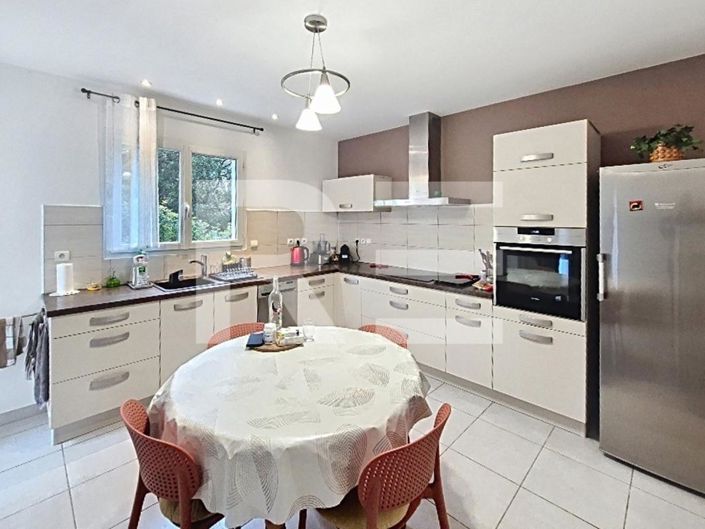 Image No.3-4 Bed House for sale