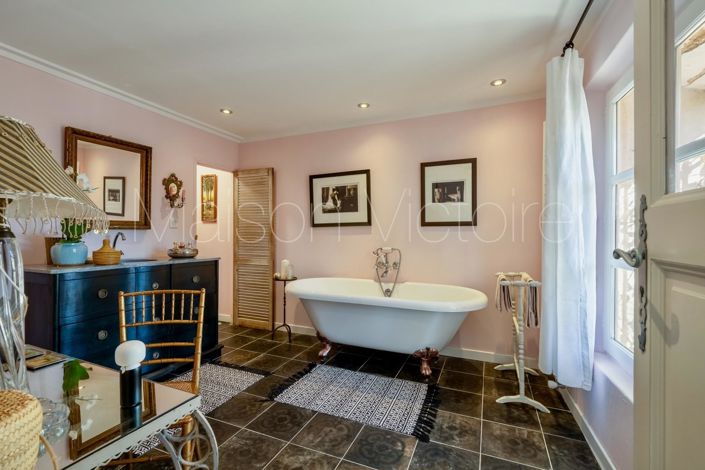 Image No.24-4 Bed House for sale