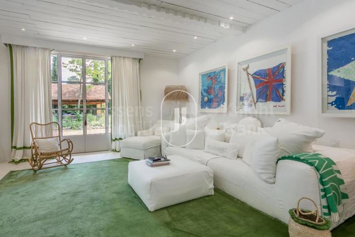 Image No.8-8 Bed House for sale