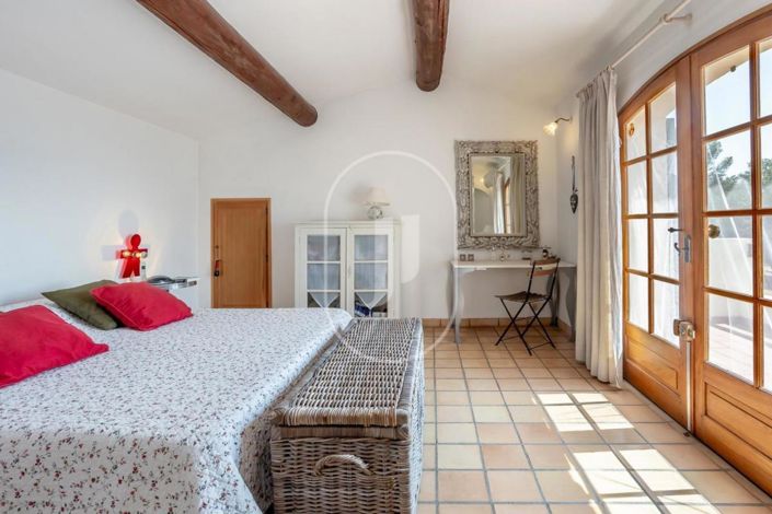 Image No.5-7 Bed House for sale