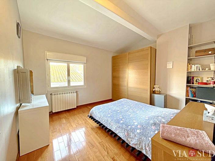 Image No.10-4 Bed Property for sale