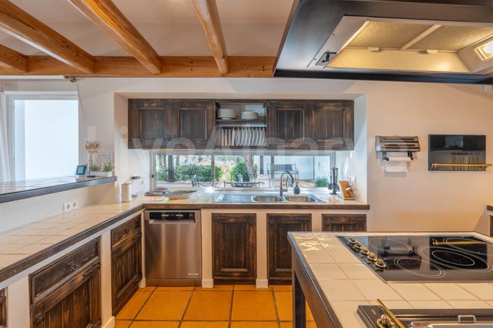 Image No.28-5 Bed House for sale