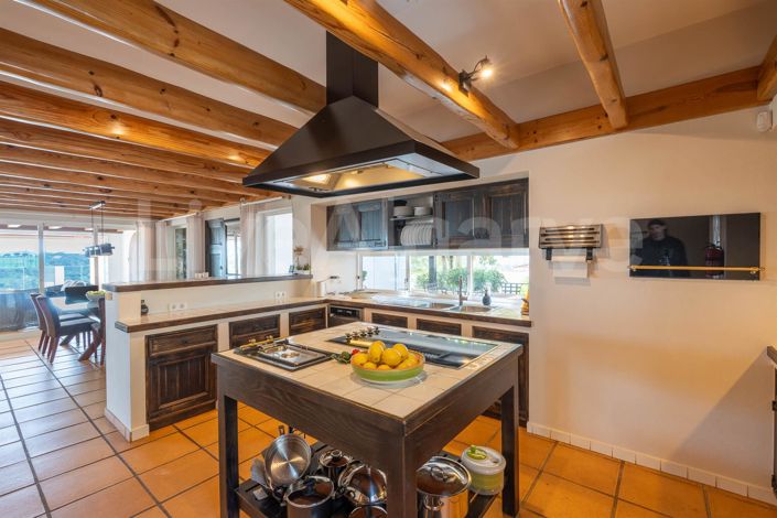 Image No.31-5 Bed House for sale