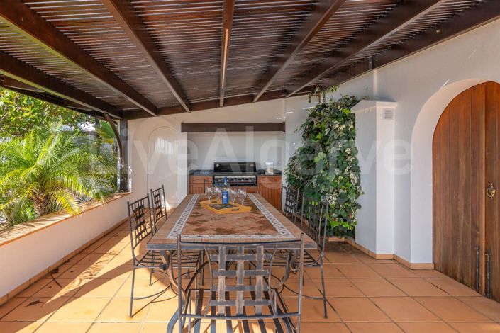 Image No.36-5 Bed House for sale