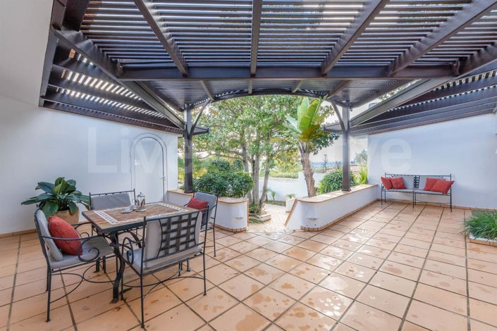 Image No.40-5 Bed House for sale