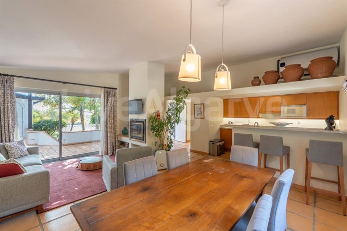 Image No.42-5 Bed House for sale