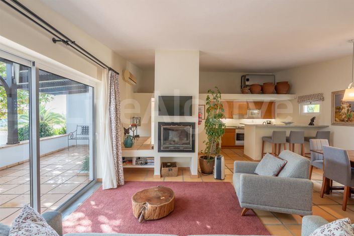 Image No.43-5 Bed House for sale