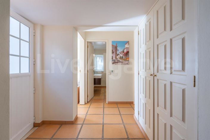 Image No.45-5 Bed House for sale