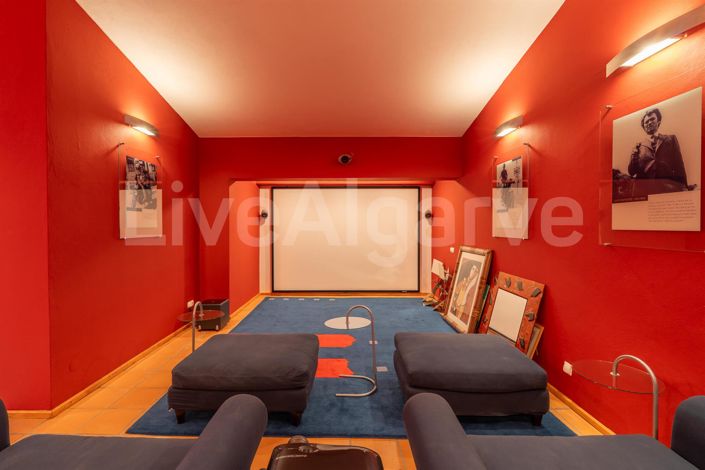 Image No.55-5 Bed House for sale