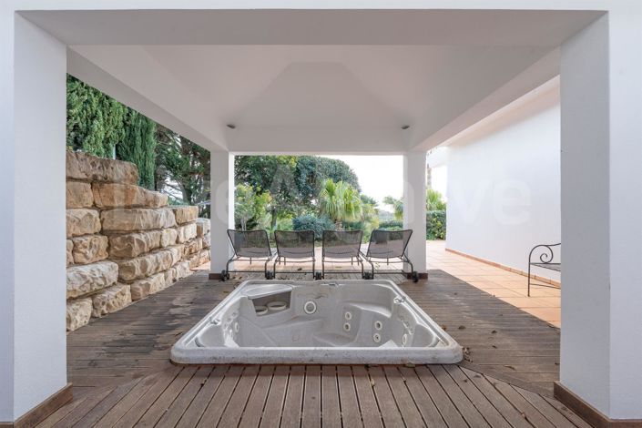 Image No.57-5 Bed House for sale