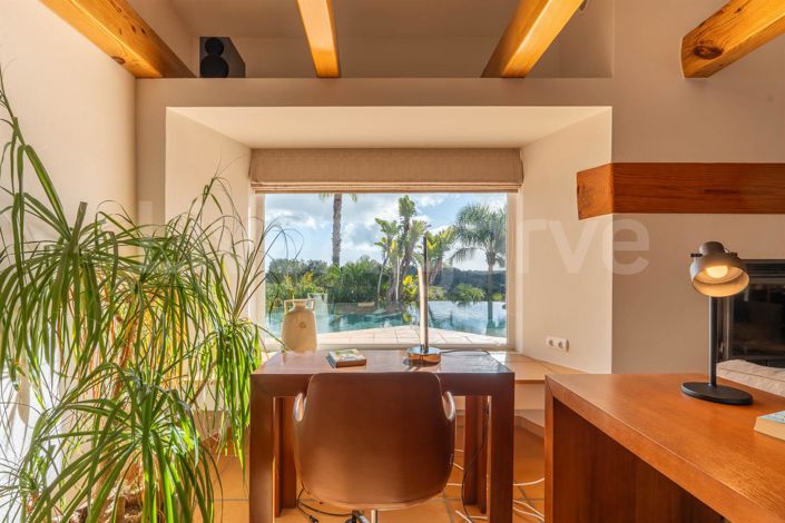 Image No.9-5 Bed House for sale