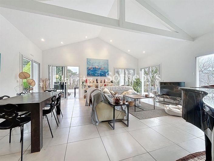 Image No.3-4 Bed House for sale