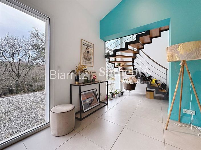 Image No.4-4 Bed House for sale