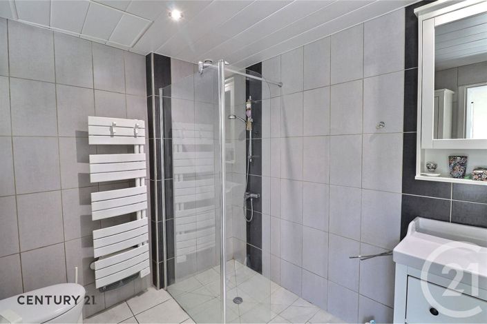 Image No.7-7 Bed House for sale