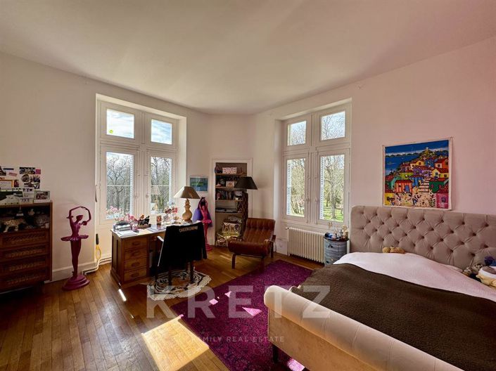 Image No.14-5 Bed Property for sale