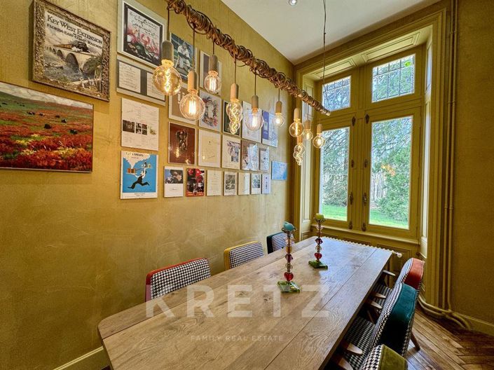 Image No.8-5 Bed Property for sale