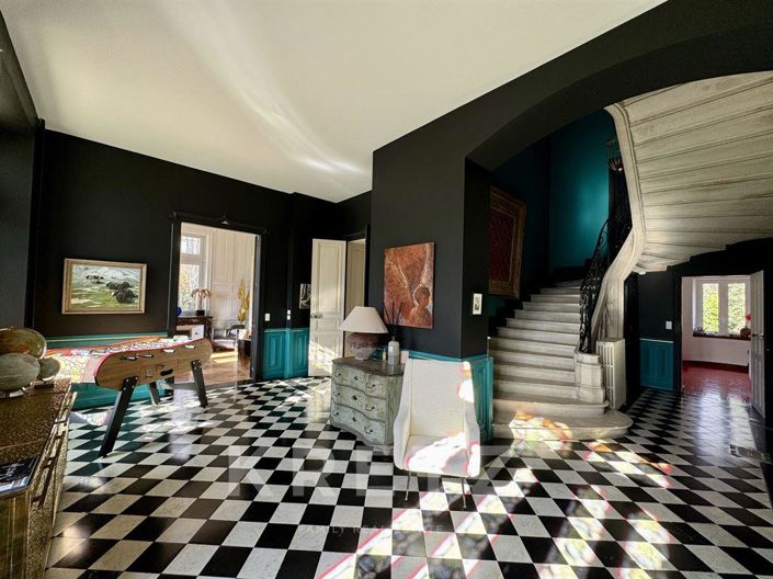 Image No.9-5 Bed Property for sale