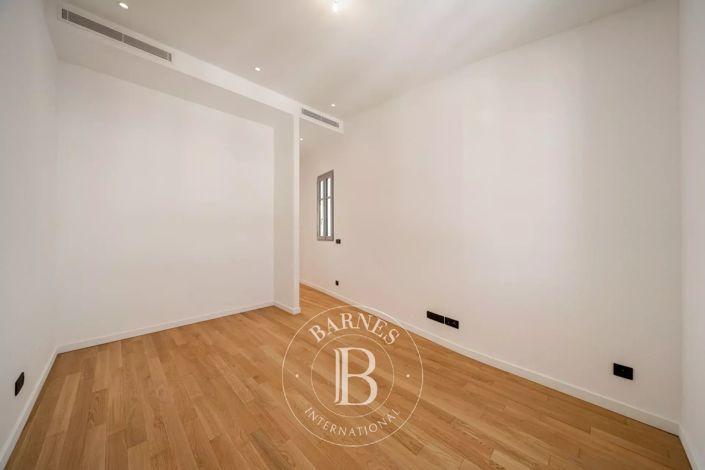Image No.17-4 Bed Apartment for sale