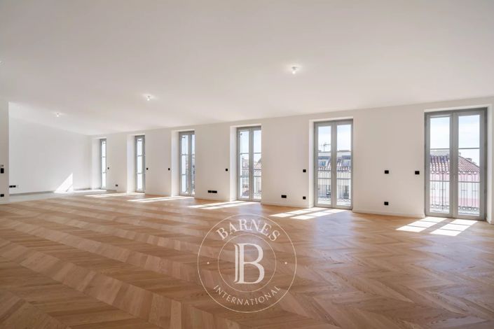 Image No.18-4 Bed Apartment for sale