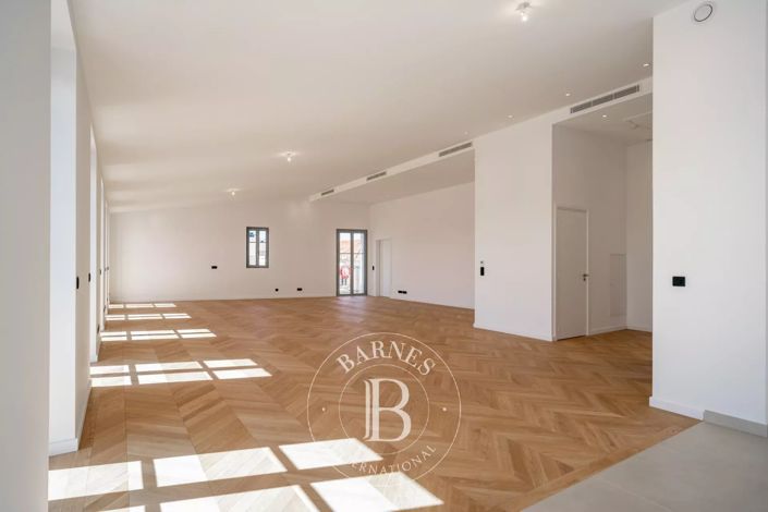 Image No.20-4 Bed Apartment for sale