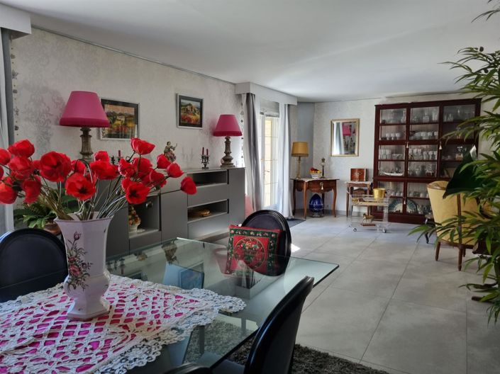 Image No.14-4 Bed House for sale