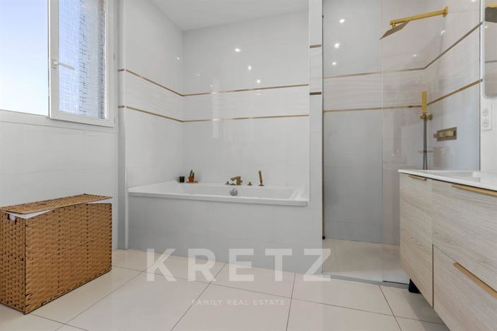 Image No.10-4 Bed Apartment for sale